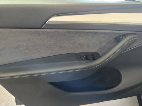 Used 2023 Tesla Model Y Long Range image 12