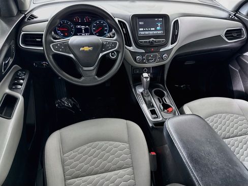 Used 2018 Chevrolet Equinox LS FWD image 17