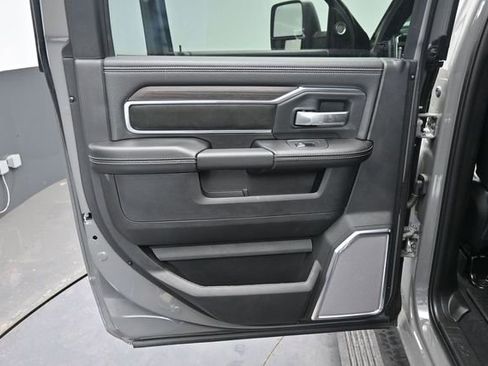 New 2026 RAM 2500 Laramie AWD/4WD image 10