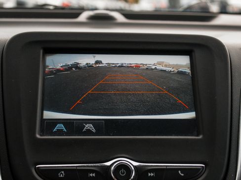 Used 2018 Chevrolet Equinox LT FWD image 21