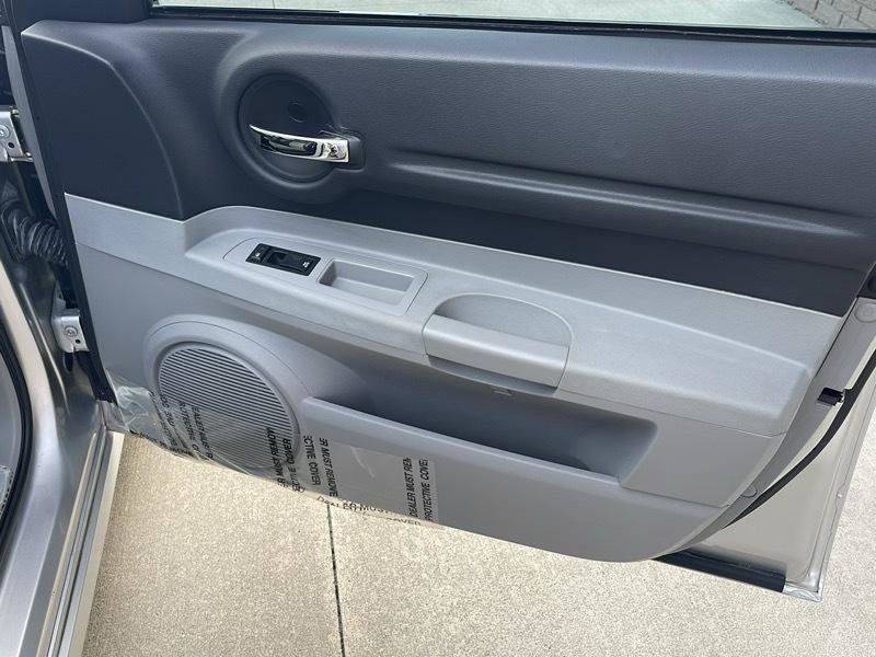 Used 2006 Dodge Magnum SRT8 RWD image 47