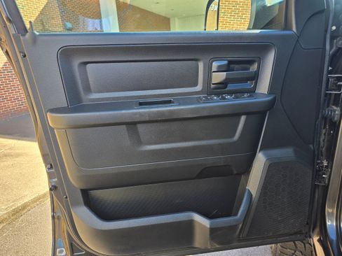 Used 2017 RAM 2500 Tradesman w/ Chrome Appearance Group AWD/4WD image 16