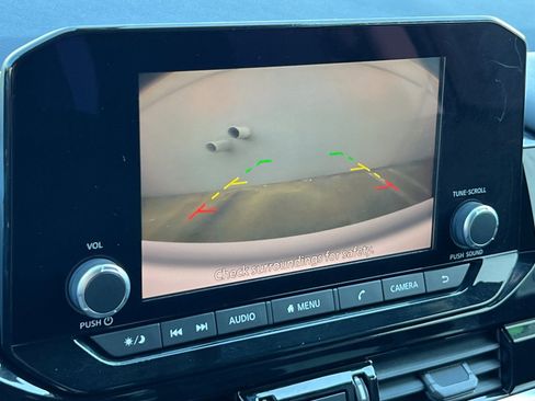 Used 2022 Nissan Pathfinder SV image 20