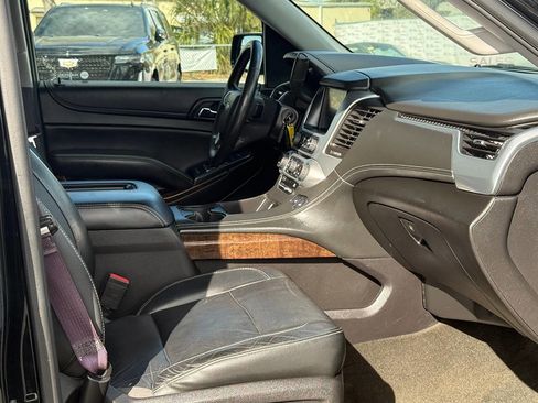 Used 2017 Chevrolet Suburban LT image 24