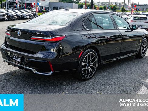 Used 2024 BMW 740i xDrive AWD/4WD image 5