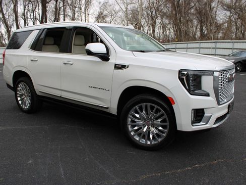 Used 2023 GMC Yukon Denali image 4