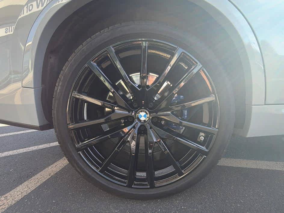 Used 2025 BMW X5 M60i AWD/4WD image 34