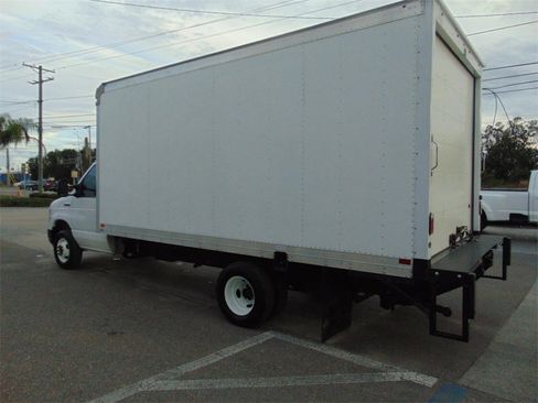 Certified 2024 Ford E-450 and Econoline 450 Super Duty w/ Power Windows & Locks Group image 8