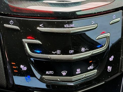 Used 2018 Cadillac XTS Luxury FWD image 18