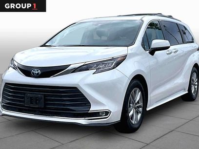 Used 2022 Toyota Sienna XLE w/ XLE Plus Package