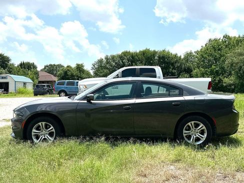 Used 2020 Dodge Charger SXT w/ Leather Interior Group RWD image 7