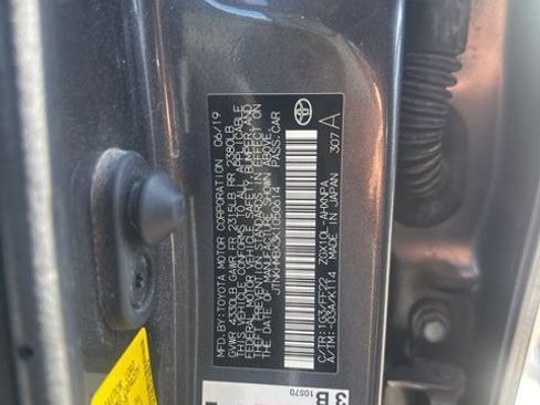 Used 2019 Toyota C-HR XLE image 12