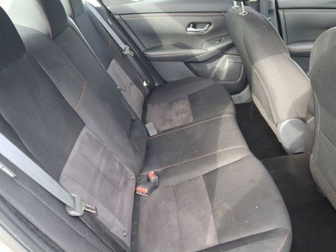 Certified 2025 Nissan Sentra SR FWD image 28