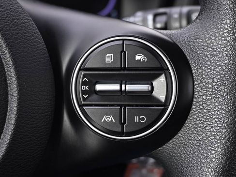 Used 2025 Kia Soul LX w/ LX Technology Package image 33