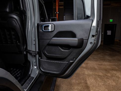 Used 2021 Jeep Wrangler Unlimited Rubicon w/ Trailer Tow Package image 39