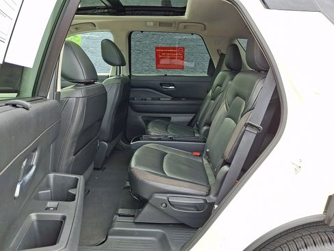 Certified 2023 Nissan Pathfinder SL w/ SL Premium Package AWD/4WD image 13