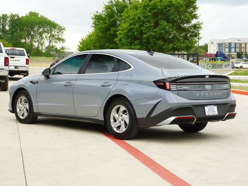 Used 2025 Hyundai Sonata SE FWD image 3