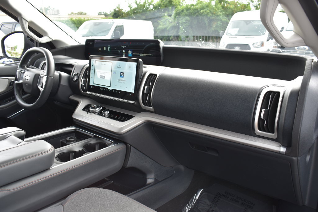 Certified 2025 Ford Expedition Max Active AWD/4WD image 33
