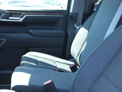 Used 2025 Chevrolet Silverado 1500 LT RWD image 37