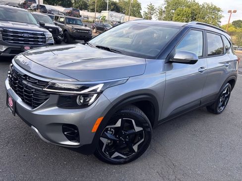 Used 2025 Kia Seltos S AWD/4WD image 1