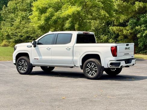 Used 2024 GMC Sierra 1500 AT4 w/ Technology Package AWD/4WD image 4