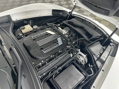 Used 2015 Chevrolet Corvette Z06 image 32