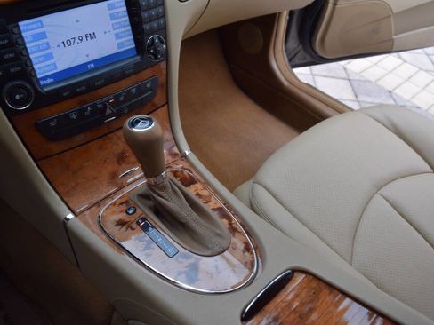 Used 2008 Mercedes-Benz E 350 4MATIC Sedan image 59