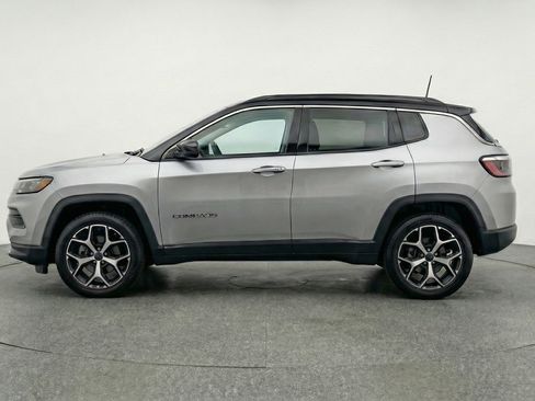 Used 2025 Jeep Compass Limited image 5