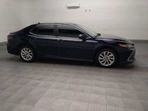 Used 2021 Toyota Camry LE image 11