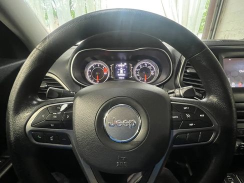 Used 2020 Jeep Cherokee Latitude AWD/4WD image 18