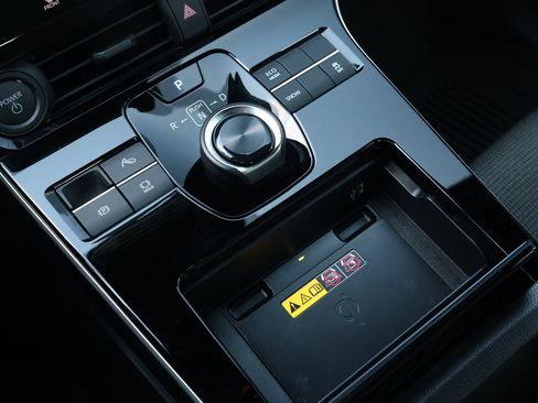 Used 2025 Toyota bZ4X XLE w/ Weather Package image 24