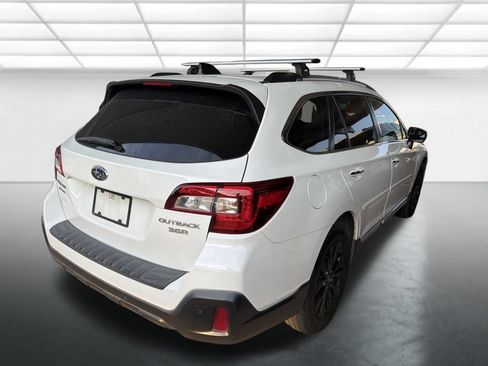 Used 2019 Subaru Outback 3.6R Touring AWD/4WD image 2