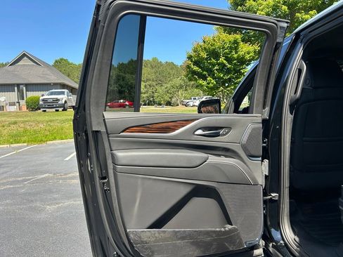 Used 2023 Cadillac Escalade ESV Premium Luxury RWD image 59