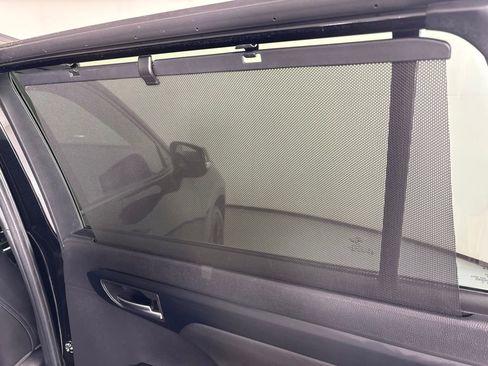 Used 2023 Toyota Highlander XSE FWD image 19