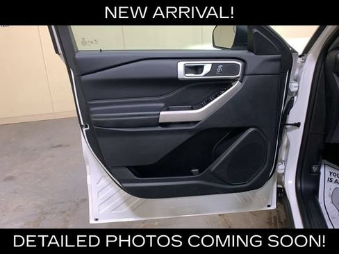 Used 2022 Ford Explorer XLT w/ Equipment Group 202A AWD/4WD image 29