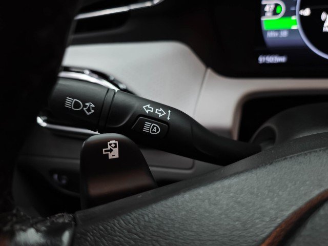 Used 2023 Chevrolet Bolt EUV Premier FWD image 21