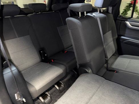 Used 2025 GMC Acadia Elevation image 30