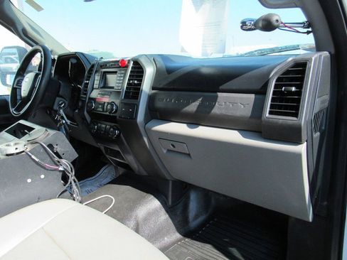 Used 2019 Ford F550 4x4 Regular Cab Super Duty image 14