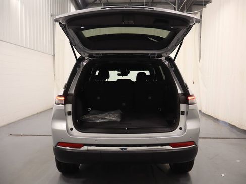 New 2026 Jeep Grand Cherokee Laredo AWD/4WD image 19