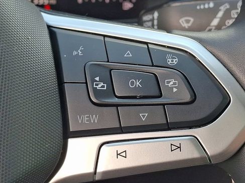 Used 2024 Volkswagen Taos SE AWD/4WD image 23