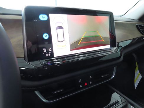 New 2025 Volkswagen Atlas SE image 18