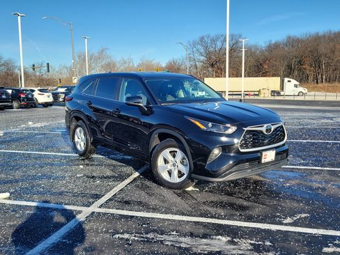 Certified 2023 Toyota Highlander LE image 33