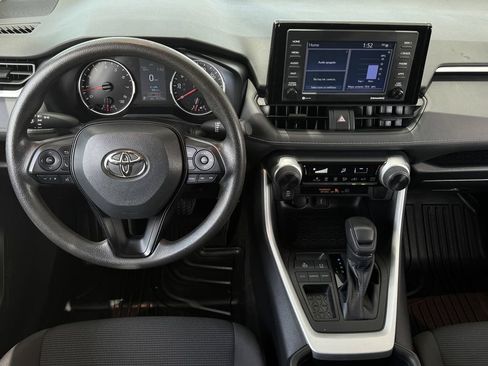 Used 2022 Toyota RAV4 LE FWD image 12
