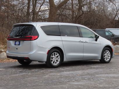Certified 2024 Chrysler Pacifica Touring-L