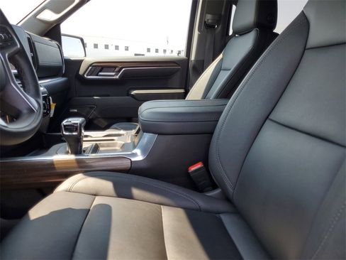 Used 2024 Chevrolet Silverado 1500 LT Trail Boss w/ LT Trail Boss Premium Package image 22