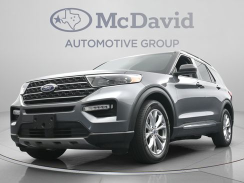 Used 2024 Ford Explorer XLT w/ Equipment Group 202A RWD image 27