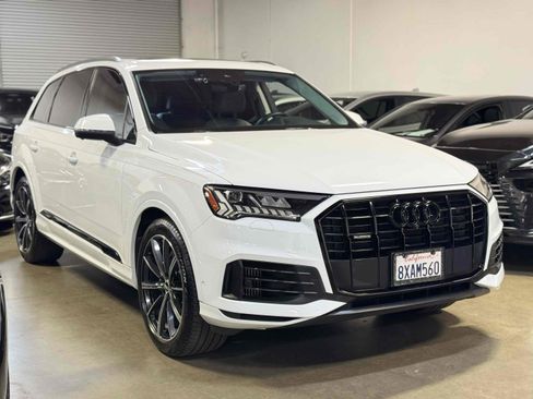 Used 2021 Audi Q7 3.0T Premium Plus w/ Premium Plus Package image 3