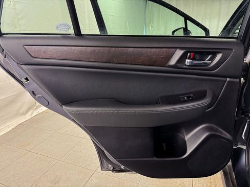 Used 2017 Subaru Outback 2.5i Limited image 15