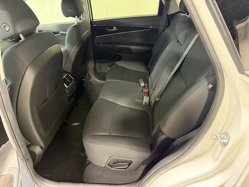 Used 2018 Kia Sorento LX AWD/4WD image 19