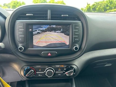 Used 2024 Kia Soul LX w/ Option Group 015 FWD image 15